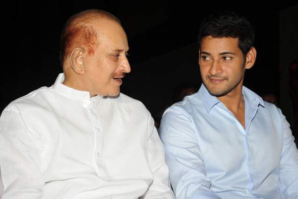 Mahesh babu confirms his voice over for superstar krishna  Sri Sri  movie