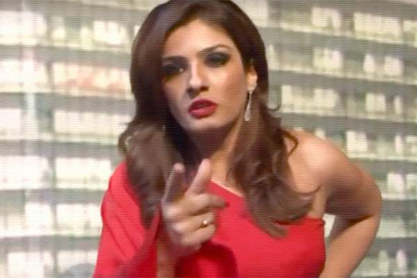 Senior actress raveena tandon fowl language on Press