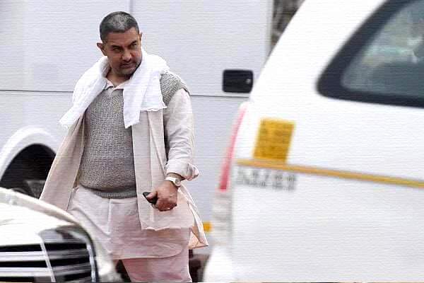 aamir-khan-dangal-funny-look-surprises