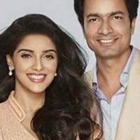 akshay got Asin first wedding card