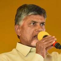 on-telangana-soil-chandra-babu-naidu-only-talks-of-development-politics