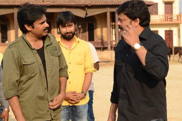 mega-fans-happy-with-chiru-entry-in-pawan-shooting