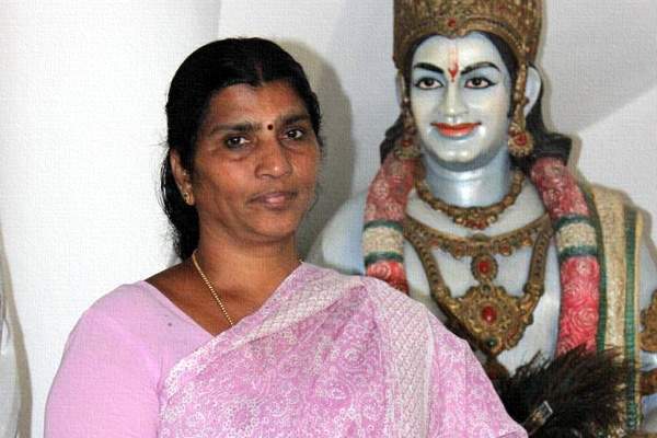 lakshmi-parvathi-sensational-comments-on-ntr-trust