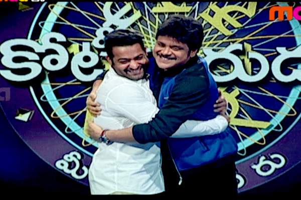 ntr-on-hot-seat-of-meelokoteswarudu-nagarjuna