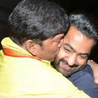 rajendra-prasad-cant-stop-kissing-ntr