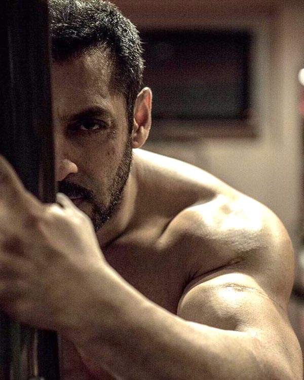 Salman surprises with his Biceps