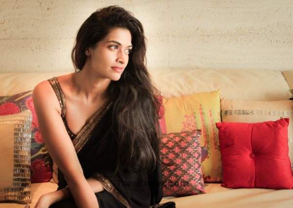 salony luthra walks out