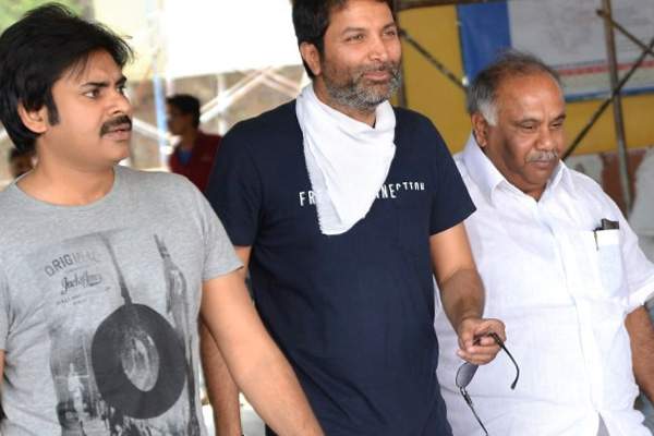 trivikram-teams-up-with-pawan kalyan-against-BVSN Prasad
