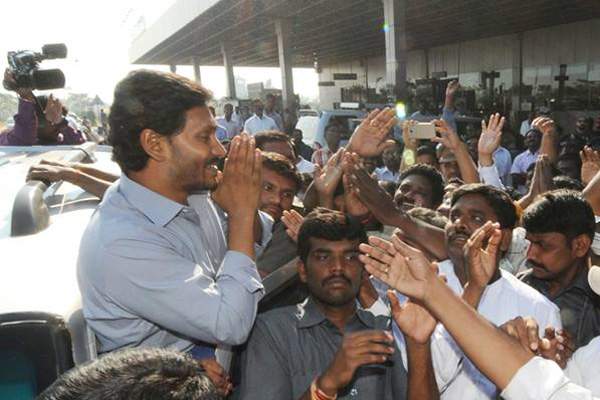 Amid Crisis, Jagan rushes to Delhi
