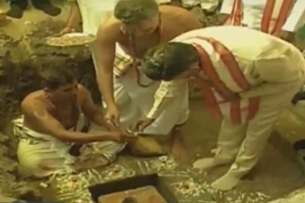 Chandrababu naidu layed foundation stone for temporary secretariate