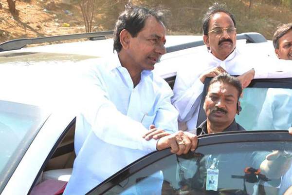 KCR creating unnecessary distance with the center?