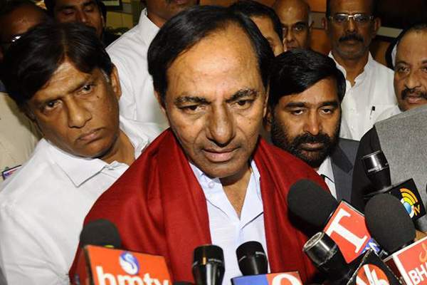 KCR not to take a chance with Chandrababu?
