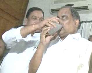 Mudragada padmanabham withdraws deeksha
