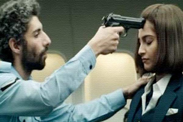 Neerja actors-not-allowed-to-meet-to-maintain-shock-value