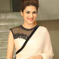 Shraddha Das at Guntur talkies press meet