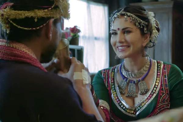 Sunny leone No Smoking short film Ad