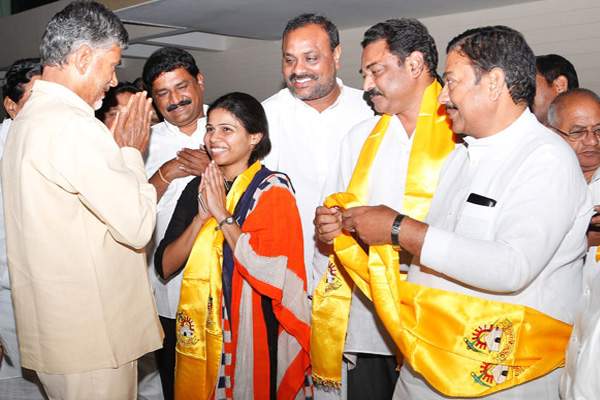 YSR Congress facing the biggest crisis of existence!