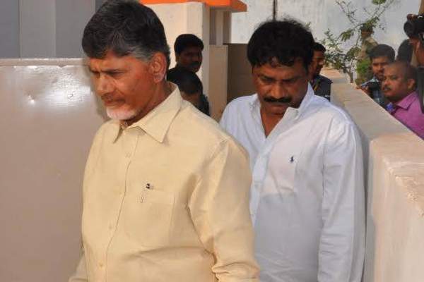 chandrababu-naidu-in-dilema
