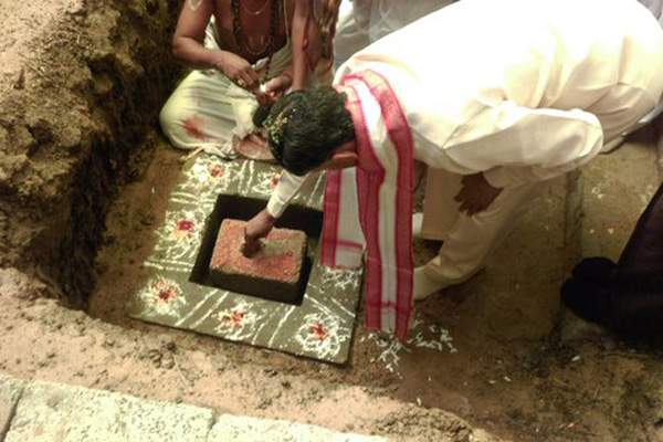 nara-Chandrababu naidu layed foundation stone for temporary secretariate