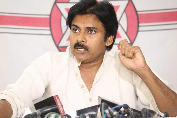 pawan kalyan skipped on chiranjeevi letter