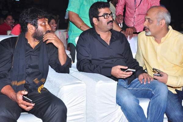 srinu-vaitla-supported-lyricist-rama-jogayya-sastry
