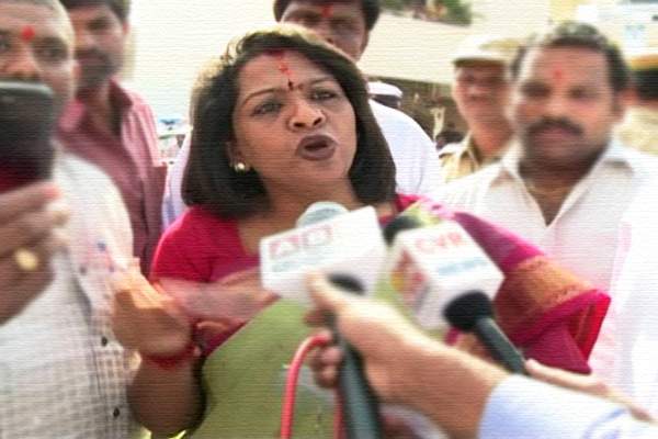 second-female-vijaya-lakshmi-mayor-to-hyderabad-not-easy