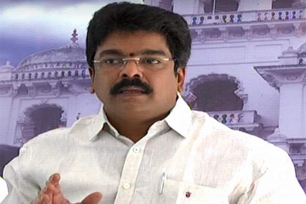 Bonda Uma fires on YSRCP