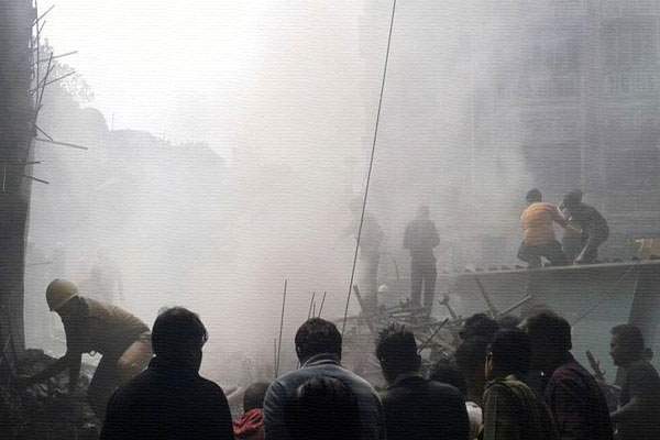 Flyover under construction collapses in Kolkata