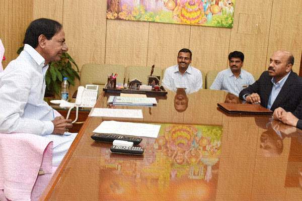 KCR Telangana government media 100 crore