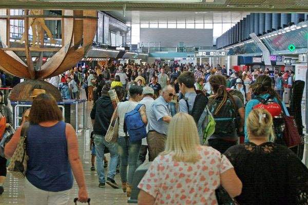 Pilot warns wife to crash flight and kill 200!
