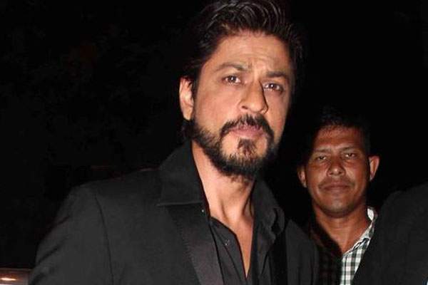 Superstar shah rukh khan 6 hours make up to play 24 yr old