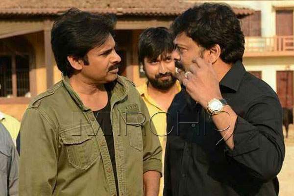 chiranjeevi veena step in pawan-kalyan-sardaar gabbar singh