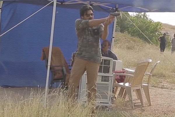 fans happy for Sardaar Gabbar Singh Making Video