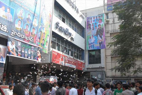 telangana-government-gives-permission five shows per day in theaters