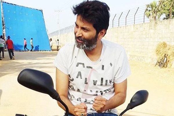 director trivikram srinivas 100 crores movie