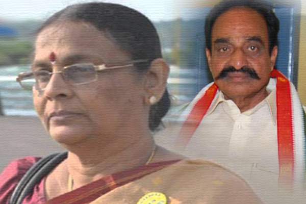 Congress MLA, Ramreddy Venkat Reddy wife Sucharitha