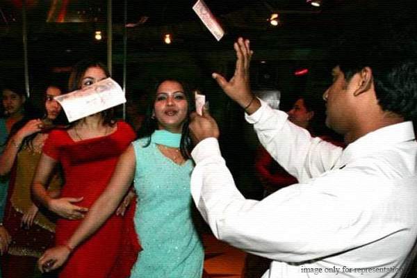 Dance bars in Mumbai get legal permission