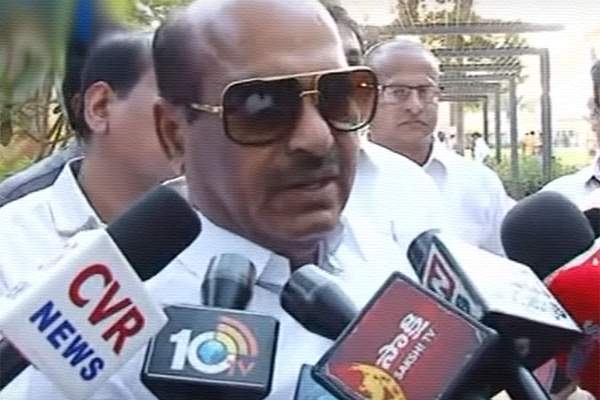 JC Diwakar Reddy Controversial Comments On YS Jagan