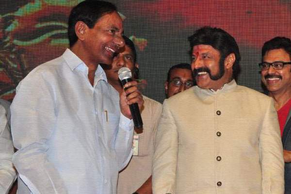 KCR at Gautamiputra Satakarni Movie launch