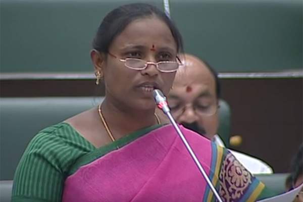 Karimnagar TRS MLA Shobha 