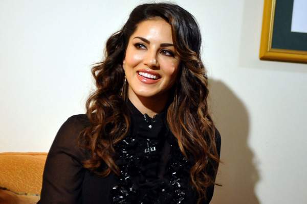 SUNNY-LEONE-adult stories for juggernaut app