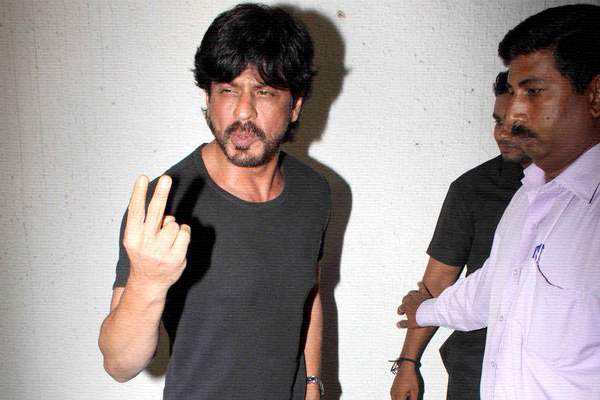 Underworld Don's son sued superstar for 101 Cr! 