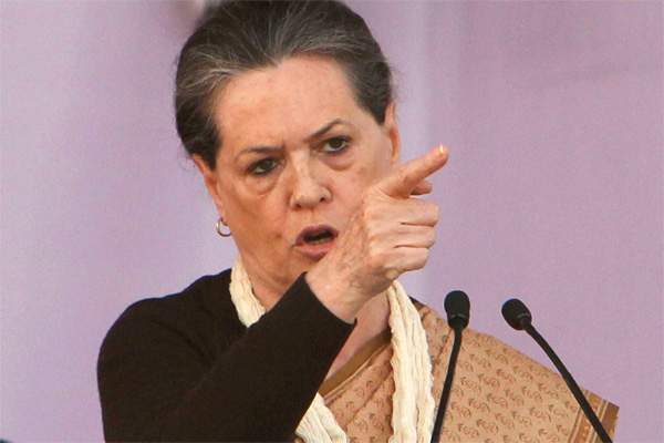 Sonia gandhi to bring Master Strategist Prashant Kishore  to counter KCR