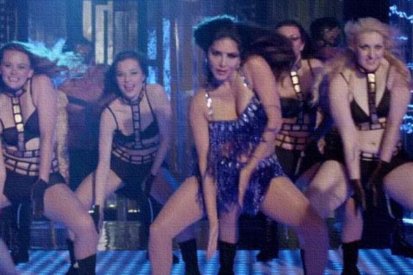 Sunny-Leone-dance-floor