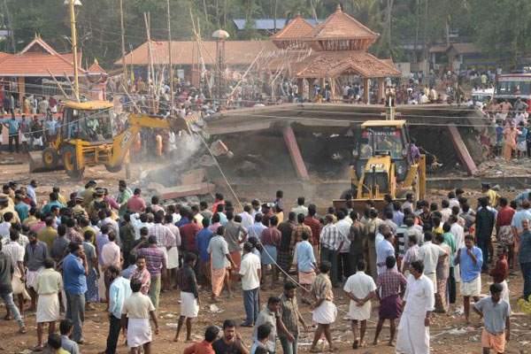 Temple Fire Accident in Kerala kills more than 100