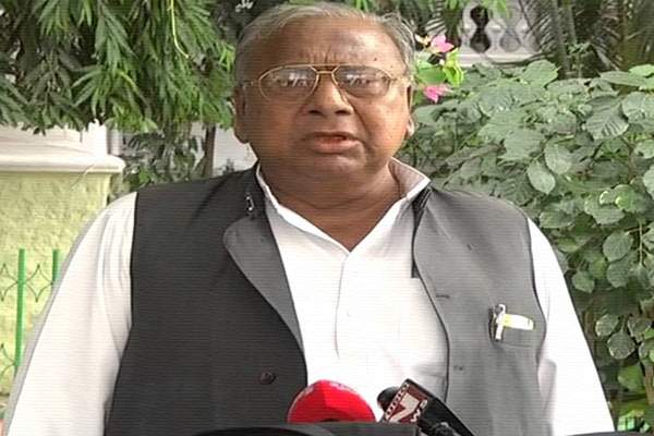 V Hanumantha Rao casteist remarks on Governor ESL Narasimhan