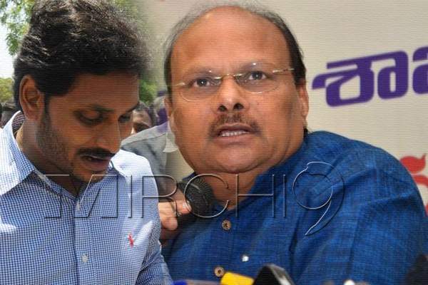 YS Jagan Mohan Reddy - Yanamala Rama Krishnudu