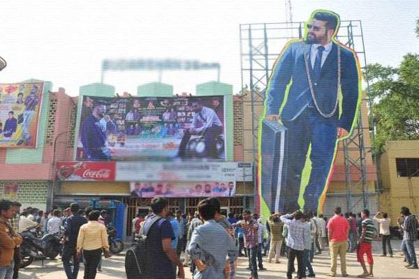 telangana-government-taking-stern-action-against-movie-black-tickets