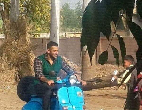 salmankhan-scooter-ride-on-sets!