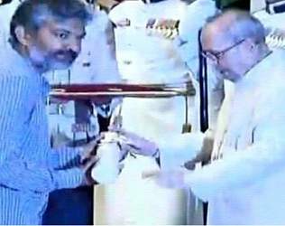 ss raja mouli recieves award from president pranabh mukherjee